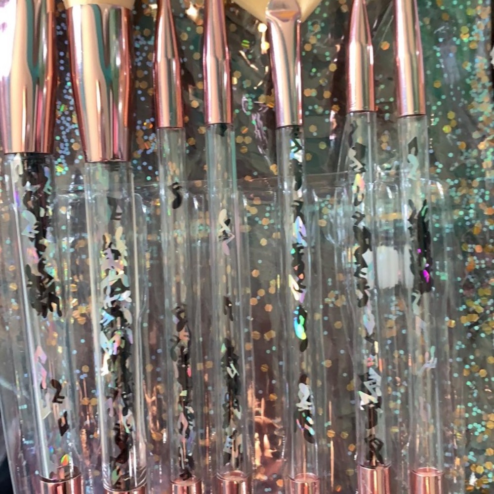 I make my own makeup brushes